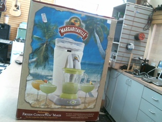 Frozen concoction maker
