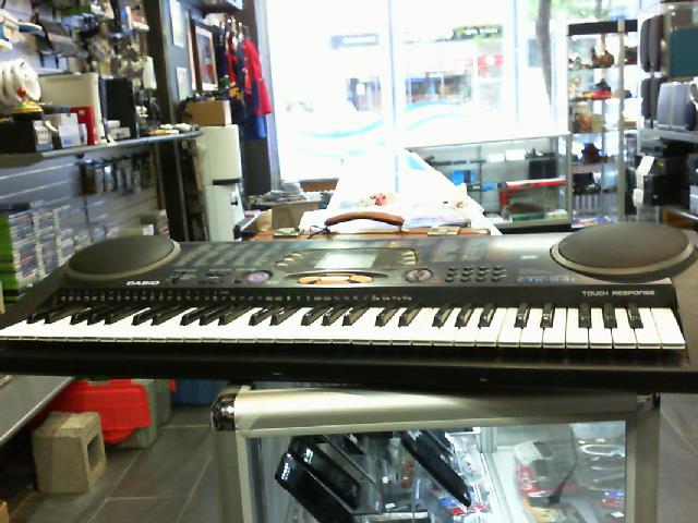 Clavier casio+9v