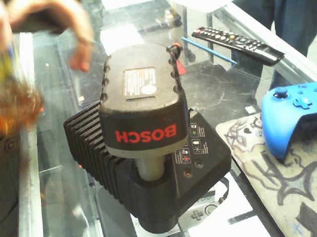 Chargeur bosch + batt 18v