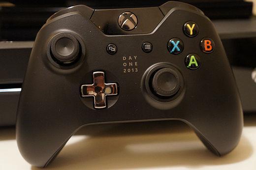Manette xbox one day one 2013