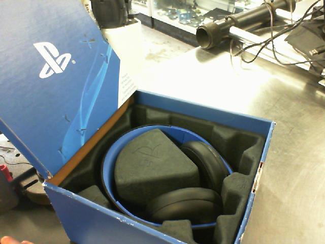 Gold wireless stereo headset