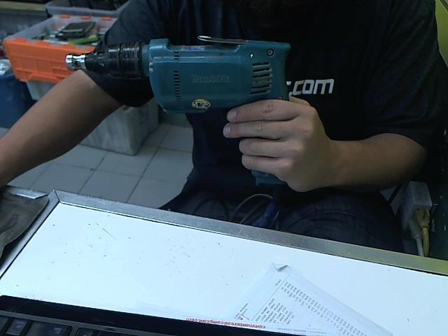 Drill drywall