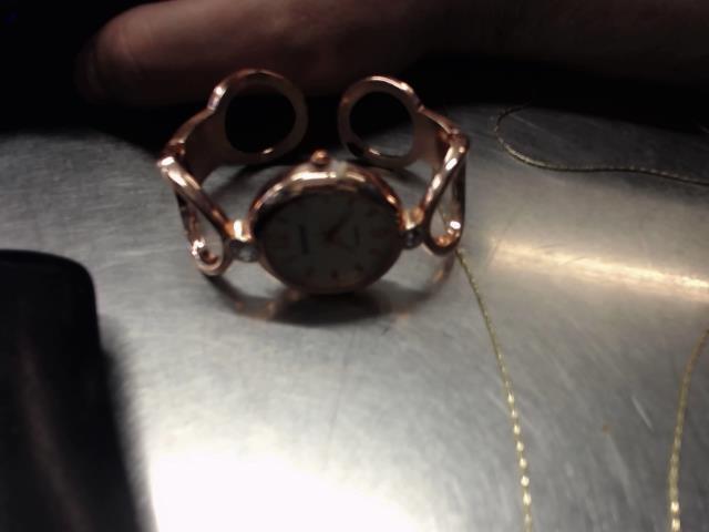 Montre femme rose