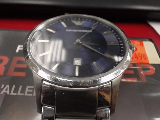 Montre homme fond bleu