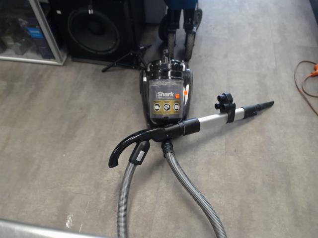 Shark aspirateur