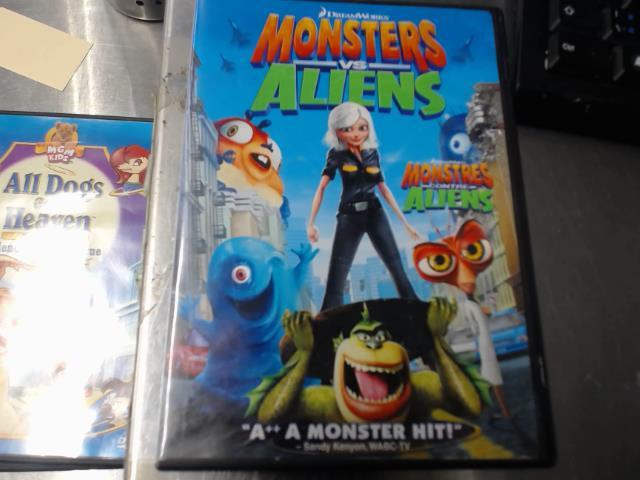 Monsters vs aliens