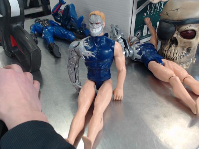 Figurine max steel cyborg