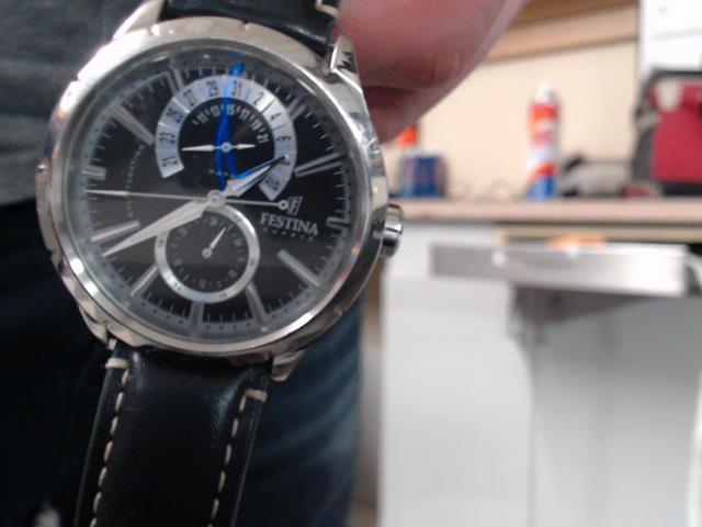 Montre brac cuir