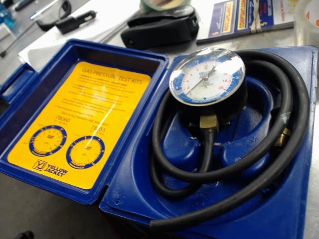 Gage yellow jacket gas pressure