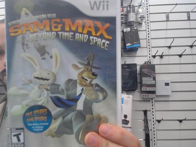 Sam & max beyond space and time