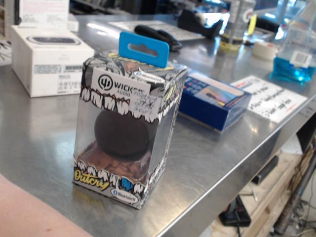 Speaker bluetooth