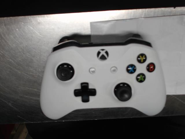 Manette xbox one transparente