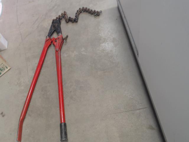 Pipe cutter wrench tools chain