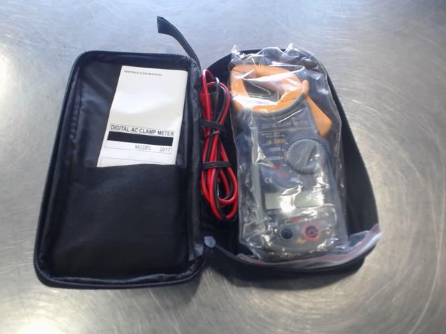 Clamp meter digital