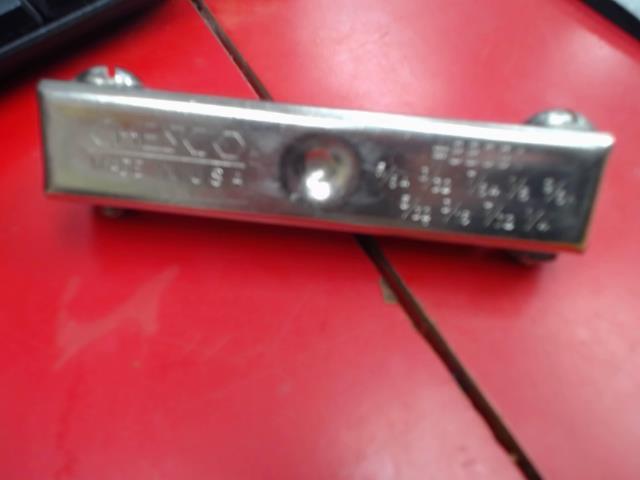 Folding hex key set