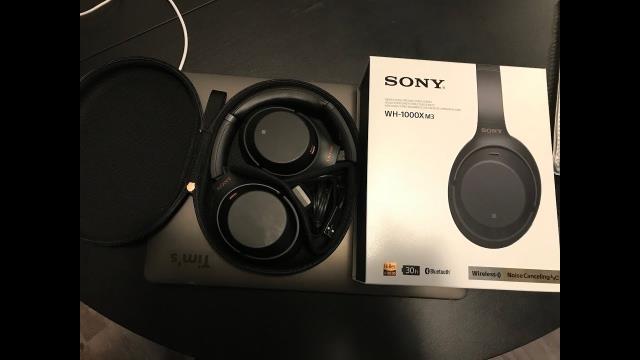 Headphone with box