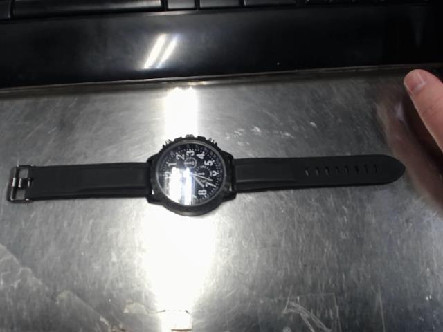 Montre pour homme noir bracelet rubber