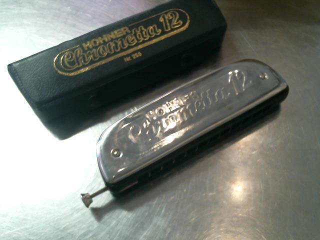 Harmonica chromatique en c *tui*