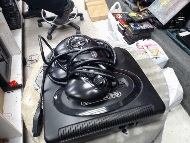 Sega genesis no acc + 2 manettes