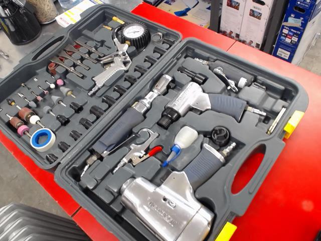 Mastercraft air tool kit