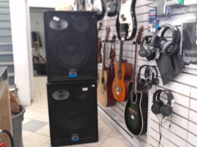 2 speakers