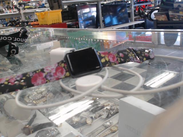 Apple watch avec bracelet fleur acc 41