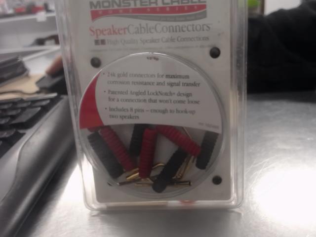 Speaker cable connectors