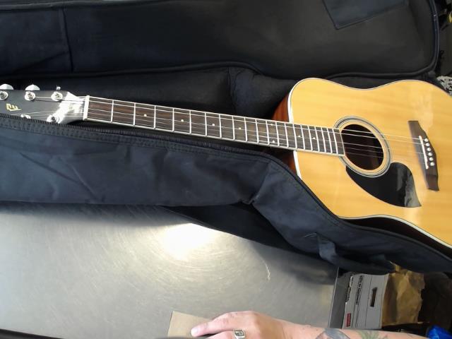 Guitare acoustique gauchere+case