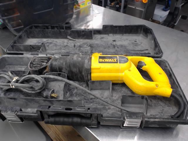 Sawzall elect. dewalt dcase