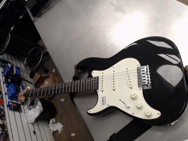 Guitar electric noire et blanc gauchere