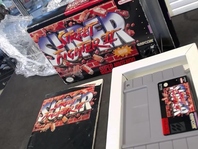 Super street fighter 2 complete in box