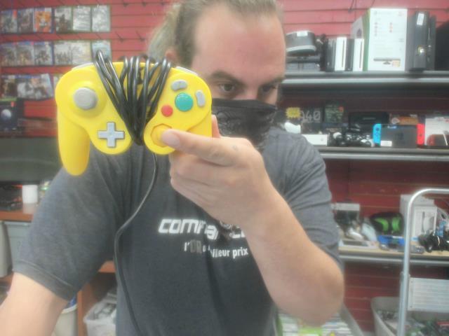 Manette gamecube pikachu