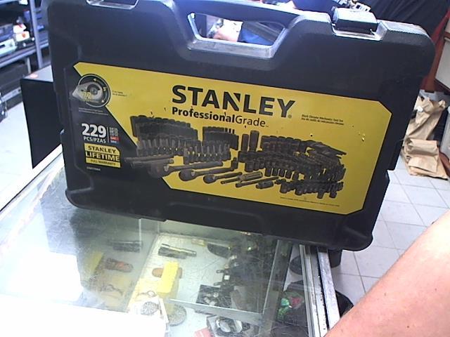 Stanley socket set 229 pieces