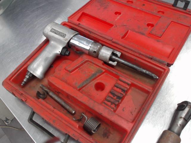 Pneumatic air hammer