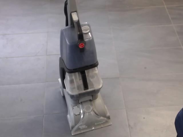 Shampouineuse a tapis grise