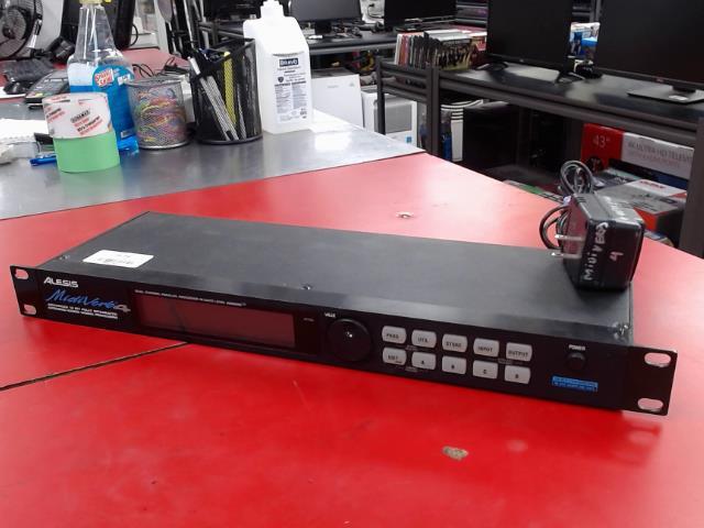 Processeur a multi-effets + power supply