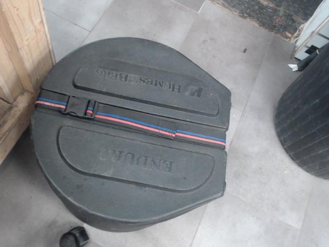 2 tinballes+case