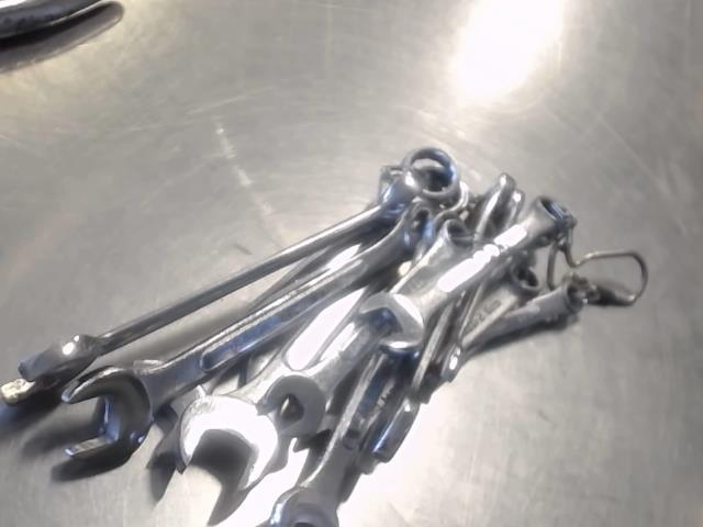 Lot 15 clef anglaises