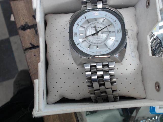 Montre diesel; blanche
