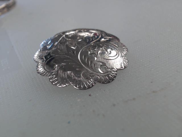 Broche en argent