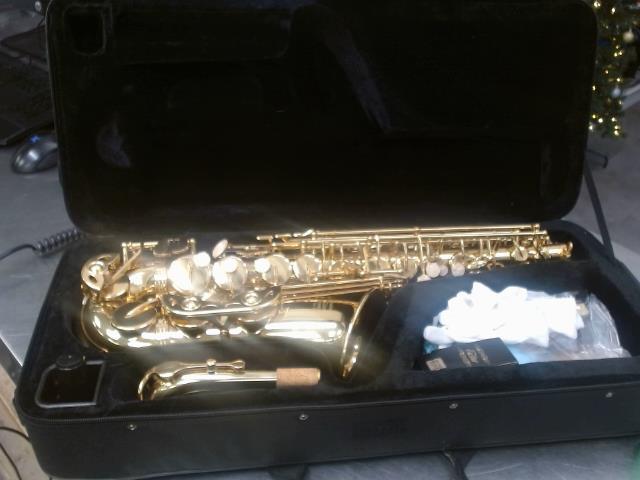 Saxophone plaq or+case+acc