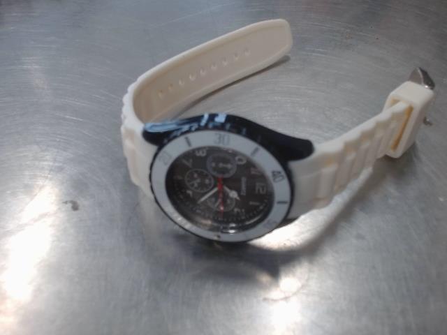 Montre pour femme neuve