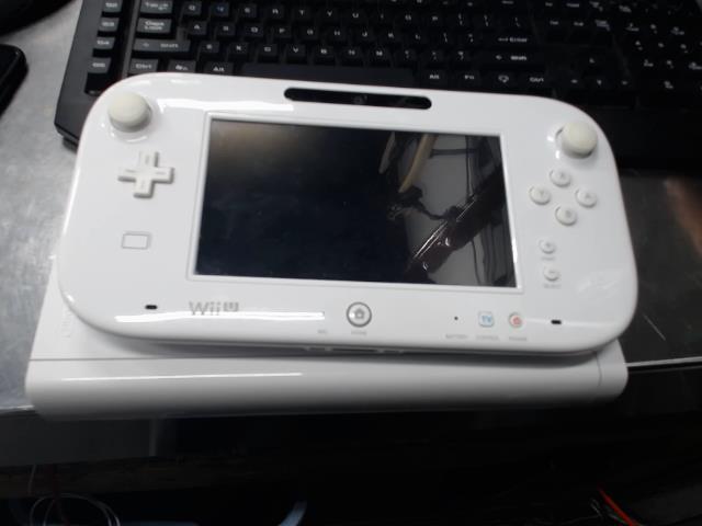 Console wii u+fils+zombiu