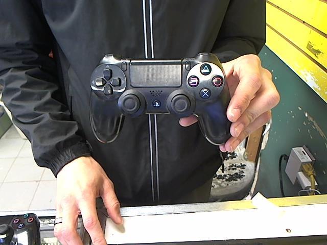 Manette playsation 4 usee