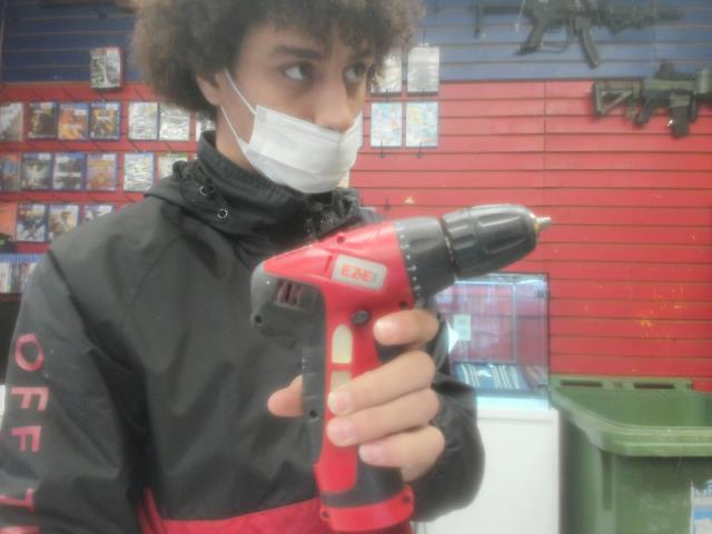 Drill 10.8v lithium