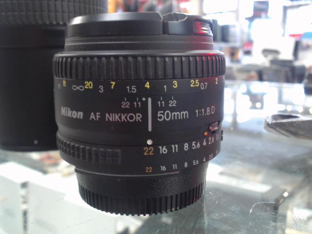 Lens macro