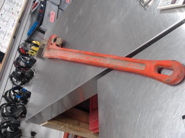 Pipe wrench 48''