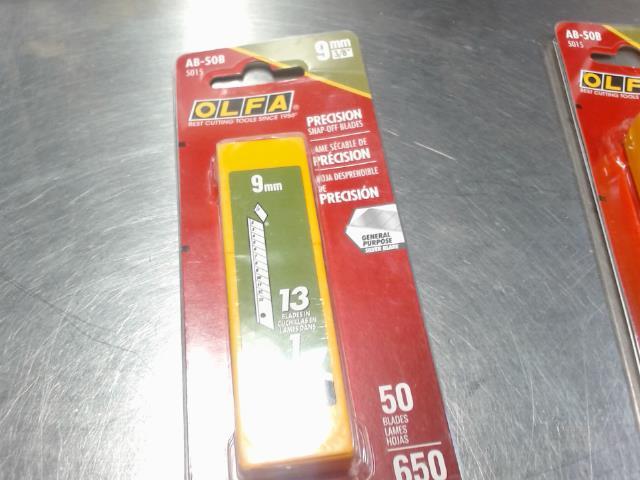 Precision snap-off blade