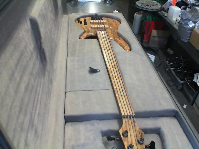 Bass 5 cordes spltd maple magan knobs