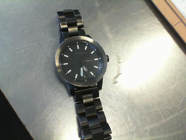 Montre nixon achet ici